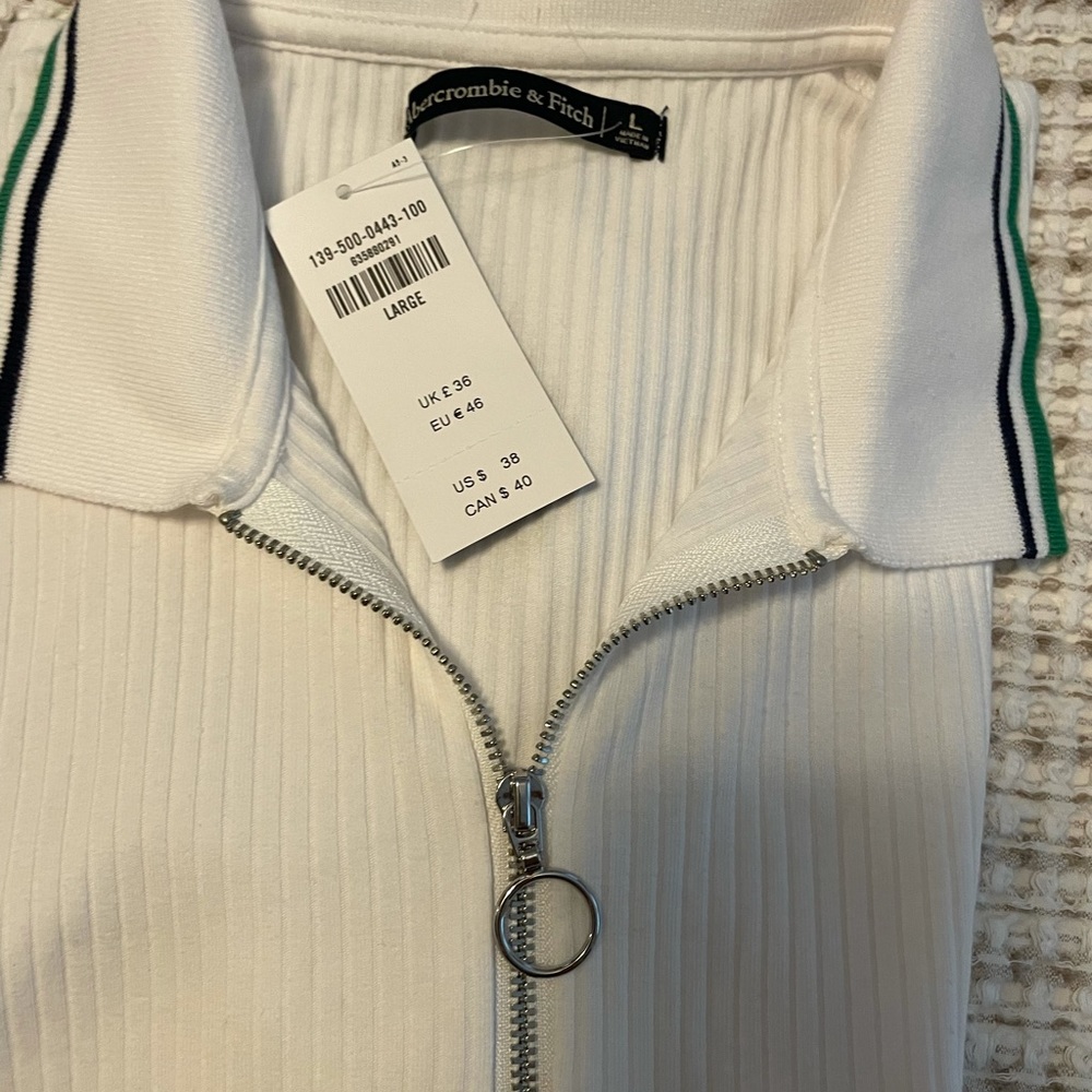 Short sleeve half zip zip golf shirt from Abercrombie and Fitch size large